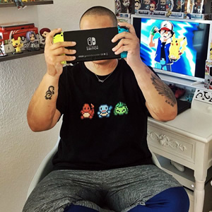 Great snap of @nintendoswitchler chilling with a little helping of Pokemon!