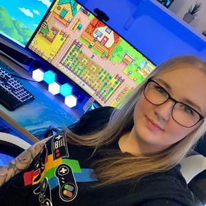 Retro controller vibes with awesome streamer Miley! @imagamergeek